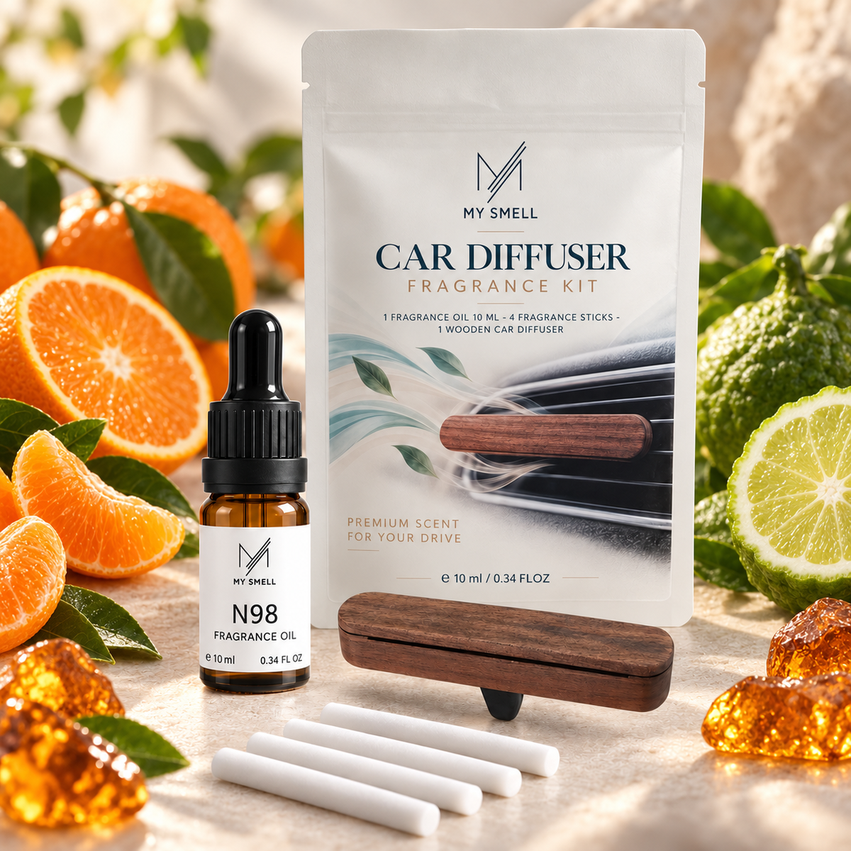 MY SMELL N98 – zestaw zapachowy do samochodu: olejek 10 ml, drewniany dyfuzor i cztery wkłady bawełniane, otoczenie nawiązujące do nut głowy, serca i bazy